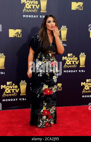 LOS ANGELES - JUN 16: Deena Cortese bei den MTV Movie and TV Awards 2018 im Barker Hanger am 16. Juni 2018 in Santa Monica, CA Stockfoto