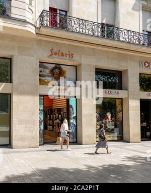 Paris, Frankreich - 25. Juli 2019: Solaris Boutique in Paris, Frankreich Stockfoto
