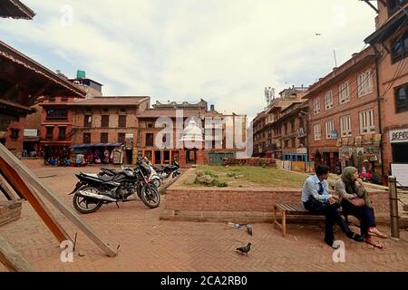 Bhaktapur Bürger verbringen Freizeit am Bhaktapur Durbar Square. Bhaktapur, Nepal. Stockfoto