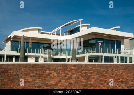 Multi-Millionen-Dollar-Herrenhaus mit Blick auf den Port Phillip Bay Vorland in der renommierten Vorstadt Brighton, Melbourne, Australien Stockfoto