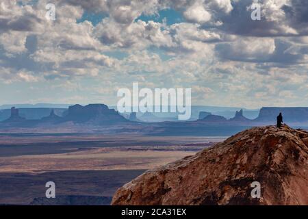 Der Blick vom Muley Point in Utah, mit Monument Valley in der Ferne Stockfoto