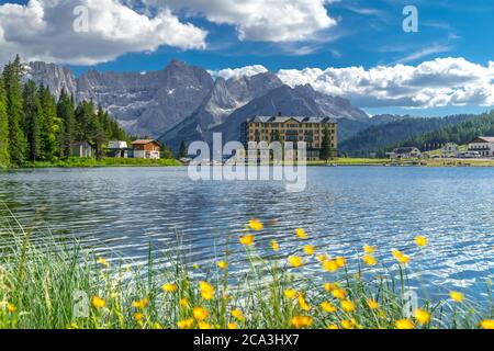 Landschaft am Misurina See in den italienischen Alpen. Sommerlandschaft in den italienischen Dolomiten. Südtirol Italien. Europa Stockfoto