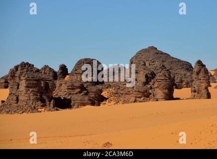 Algerien, Illizi, Tadrat Nationalpark: Felsformationen in der Wüste. Stockfoto