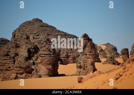 Algerien, Illizi, Tadrat Nationalpark: Felsformationen in der Wüste. Stockfoto