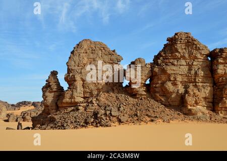 Algerien, Illizi, Tadrat Nationalpark: Felsformationen in der Wüste. Stockfoto