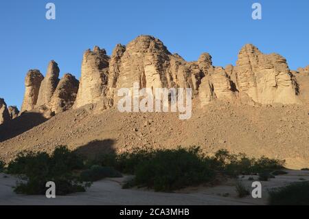 Algerien, Illizi, Tassili N'Ajjer Nationalpark, Essendilene: Sandsteinfelsen. Stockfoto