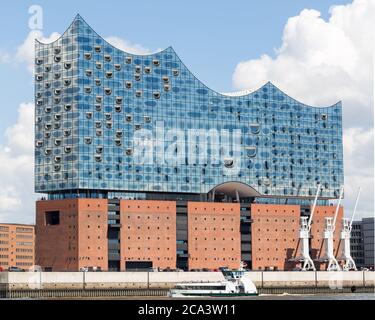 Blick auf die Elbphilharmonie. Eines der renommiertesten deutschen Bauprojekte der vergangenen Jahre. Stockfoto