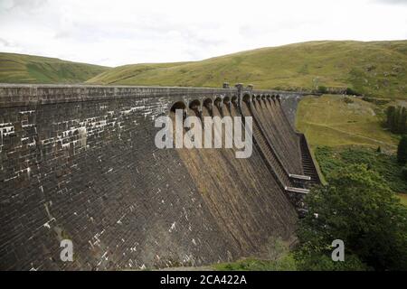 Der Claerwen-Staudamm im Elan-Tal, Powys, Wales, Großbritannien. Stockfoto