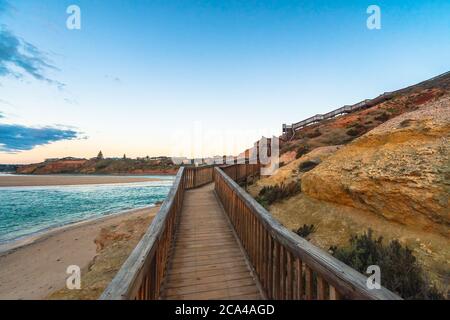 Strandpromenade von South Port bei Sonnenuntergang, Port Noarlunga, South Australia Stockfoto