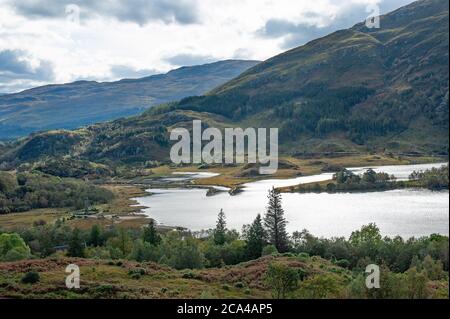 Blick auf den See Loch Shiel im Glenfinnan Valley, Scotland Highland, Großbritannien Stockfoto