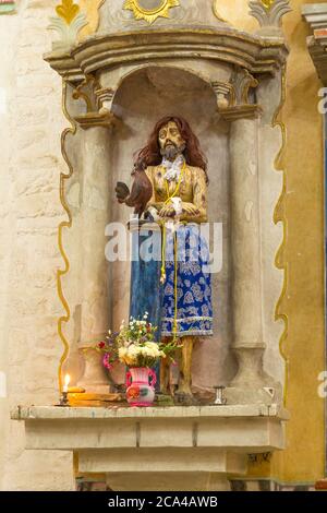 Chivay, Peru - 26. september 2018: Katholische Kirche an der Plaza de Armas in Chivay, Peru. Chivay ist die Hauptstadt der Provinz Caylloma. Stockfoto