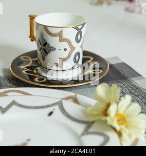 Neue Luxus-Tasse für Tee aus nächster Nähe Stockfoto