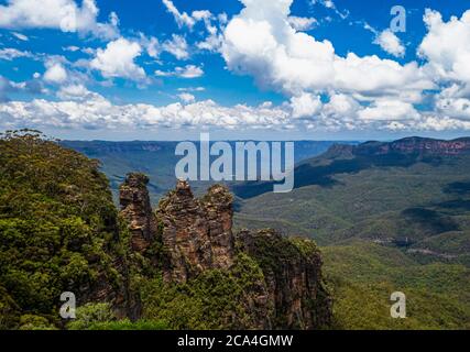 Three Sisters und das Jamison Valley in den Blue Mountains, Katoomba, New South Wales, Australien Stockfoto