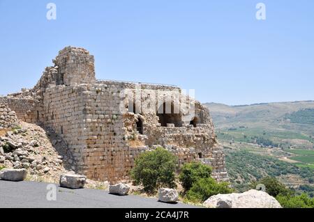 Die Nimrod (namrud) Festung oder Nimrod Schloss ist eine mittelalterliche muslimischen Schloss an den südlichen Hängen des Mount Hermon liegt auf einem Bergkamm, der etwa 800 Stockfoto