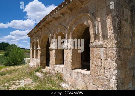 Mosarabische Kirche Ermita Santa Cecilia in Barriosuso in Kastilien und Leon, Spanien Stockfoto