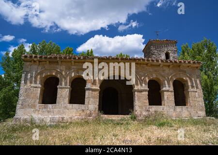 Mosarabische Kirche Ermita Santa Cecilia in Barriosuso in Kastilien und Leon, Spanien Stockfoto