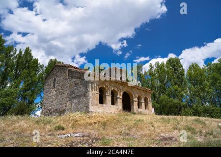 Mosarabische Kirche Ermita Santa Cecilia in Barriosuso in Kastilien und Leon, Spanien Stockfoto