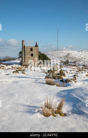 Süden Phoenix Mein; in der Nähe der Cheesewring; im Schnee; Cornwall, UK Stockfoto
