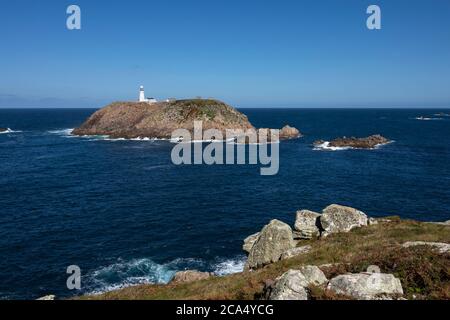 Round Island; Leuchtturm; von St. Helens; Isles of Scilly; Großbritannien Stockfoto