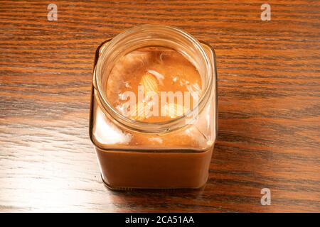 MANDELBUTTER Stockfoto