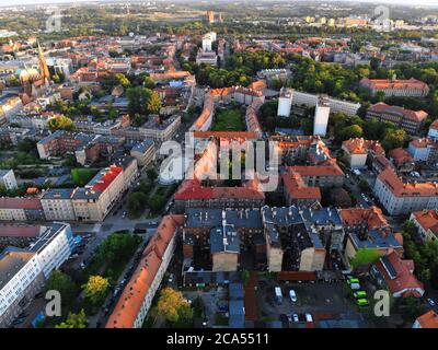 Bytom Stadt Sonnenuntergang Licht Luftaufnahme. Oberschlesien in Polen. Stockfoto