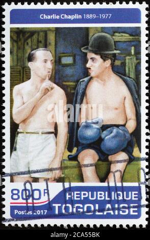 Charlie Chaplin als Boxer auf Briefmarke Stockfoto