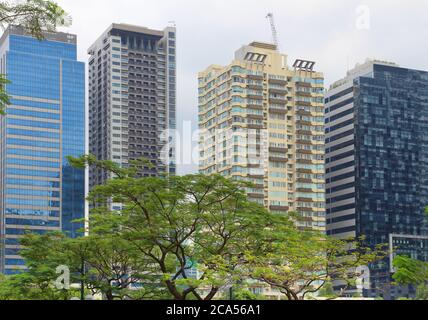 Skyline des Bonifacio Global City Distrikts in Taguig, Greater Manila, Philippinen. Stockfoto