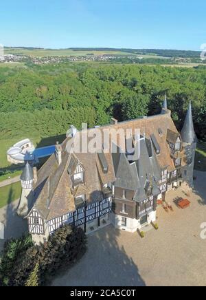 Frankreich, Eure, Louviers, Chateau Saint Hilaire (Luftaufnahme) Stockfoto