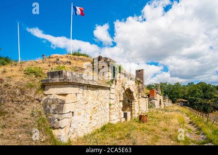 Frankreich, Val-d'Oise, Cormeilles-en-Parisis, die ehemalige Militärfestung 1871-1874, ausgewählt im Jahr 2020 für die Mission der Erhaltung des Erbes in Gefahr , T Stockfoto