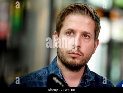 Berlin, Deutschland. August 2020. Kevin Kühnert (SPD) spricht über seine Kandidatur für den Bundestag und die damit verbundene Aufgabe des Juso-Vorsitzes. Quelle: Britta Pedersen/dpa-Zentralbild/dpa/Alamy Live News Stockfoto