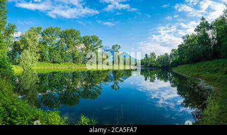 Frankreich, Isere, Gresivaudan-Tal, Lumbin, Lumbin-Teich am Fuße des Chartreuse-Massivs Stockfoto