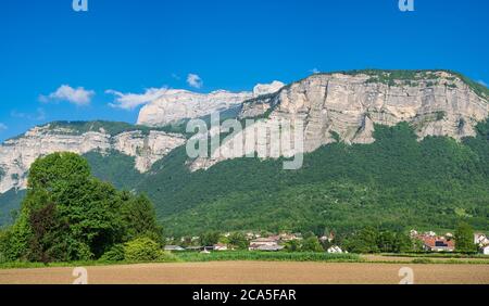 Frankreich, Isere, Gresivaudan Tal, Lumbin Dorf am Fuße des Chartreuse Massivs Stockfoto