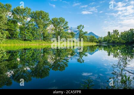 Frankreich, Isere, Gresivaudan-Tal, Lumbin, Lumbin-Teich am Fuße des Chartreuse-Massivs Stockfoto