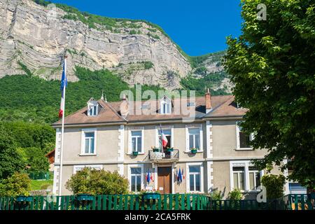 Frankreich, Isere, Gresivaudan Tal, Lumbin Dorf am Fuße des Chartreuse Massivs, das Rathaus Stockfoto