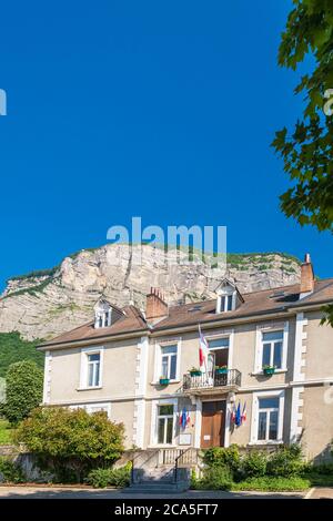 Frankreich, Isere, Gresivaudan Tal, Lumbin Dorf am Fuße des Chartreuse Massivs, das Rathaus Stockfoto