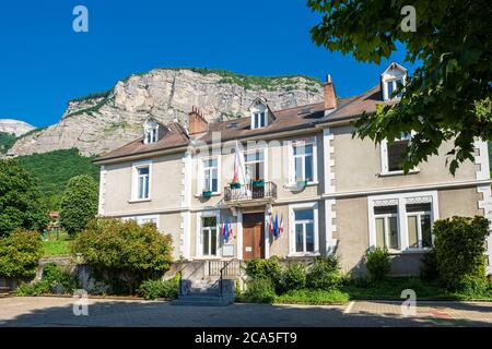 Frankreich, Isere, Gresivaudan Tal, Lumbin Dorf am Fuße des Chartreuse Massivs, das Rathaus Stockfoto