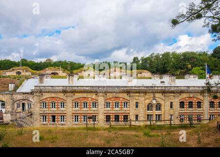 Frankreich, Val-d'Oise, Cormeilles-en-Parisis, die ehemalige Militärfestung 1871-1874, ausgewählt im Jahr 2020 für die Mission zur Erhaltung von Erbe in Gefahr, von Stockfoto