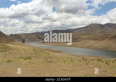 Katse-Staudamm am Vorboder von Leribe und Thaba-Tseka Distrikt, Königreich Lesotho, südliches Afrika Stockfoto