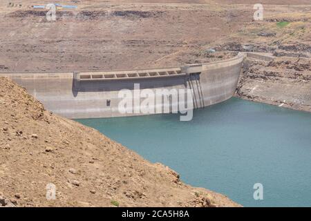 Katse-Staudamm am Vorboder von Leribe und Thaba-Tseka Distrikt, Königreich Lesotho, südliches Afrika Stockfoto