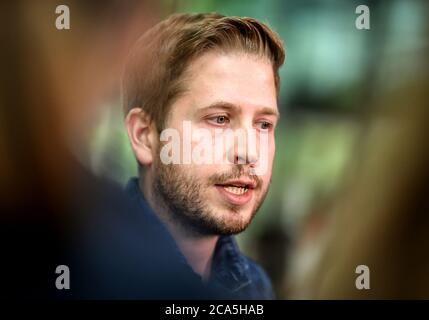 Berlin, Deutschland. August 2020. Kevin Kühnert (SPD) spricht über seine Kandidatur für den Bundestag und die damit verbundene Aufgabe des Juso-Vorsitzes. Quelle: Britta Pedersen/dpa-Zentralbild/dpa/Alamy Live News Stockfoto