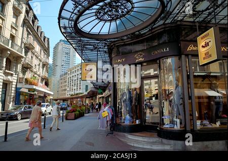 Schweiz, Kanton Waadt, Montreux, Geschäft in Avenue du Casino Stockfoto