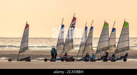 Frankreich, Somme (80), Quend-Plage, Segelboote am Strand Stockfoto