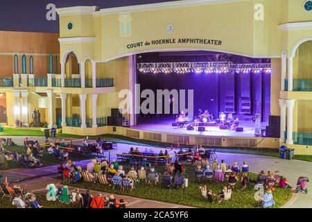 Boca Raton Florida, Palm Beach County, Mizner Park Plaza Real, das Count de Hoernle Amphitheater, Abend, Nachtleben nach Einbruch der Dunkelheit, Konzertsaal Stockfoto