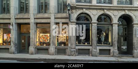 Schaufensterfronten auf der Straße, Old Montreal, Montreal, Quebec Provence, Kanada Stockfoto