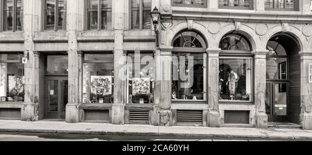 Schaufensterfronten auf der Straße, Old Montreal, Montreal, Quebec Provence, Kanada Stockfoto