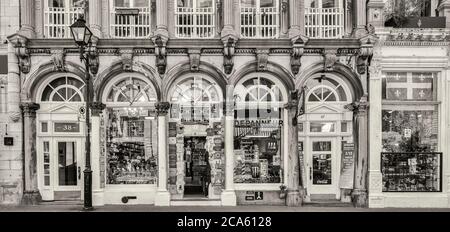 Schaufensterfronten auf der Straße, Old Montreal, Montreal, Quebec Provence, Kanada Stockfoto