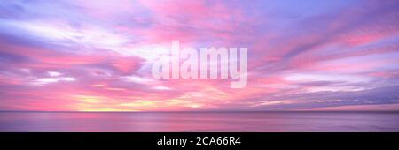 Sonnenaufgang über dem Meer von Cortez, El Cardonal, Baja California Sur, Mexiko Stockfoto