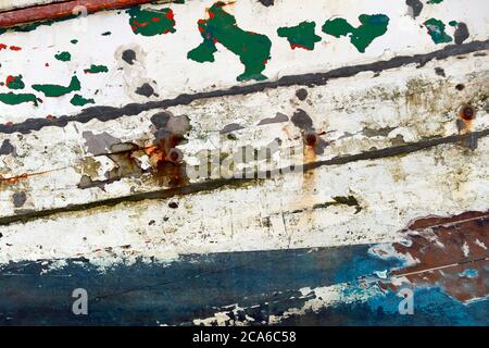 Farbiger Holzhintergrund des Fischerbootes. Stockfoto