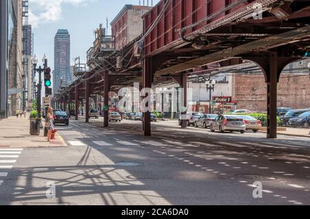 Das Chicago El oberhalb der South Wabash Avenue. Stockfoto