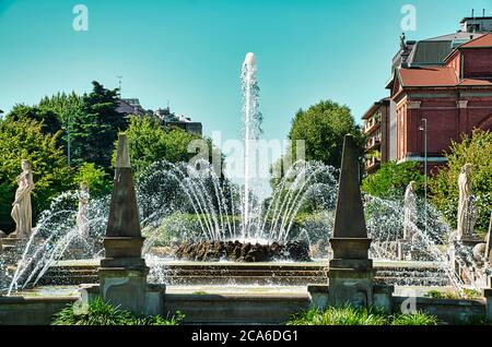 Mailand, Italien 08.03.2020: Brunnen der vier Jahreszeiten, Fontana delle Quattro Stagioni am Julius Caesar Platz, Piazzale Giulio Cesare neben City Lif Stockfoto